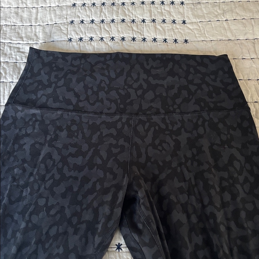 3 pairs of lulu lemon leggings - Picture 9 of 9